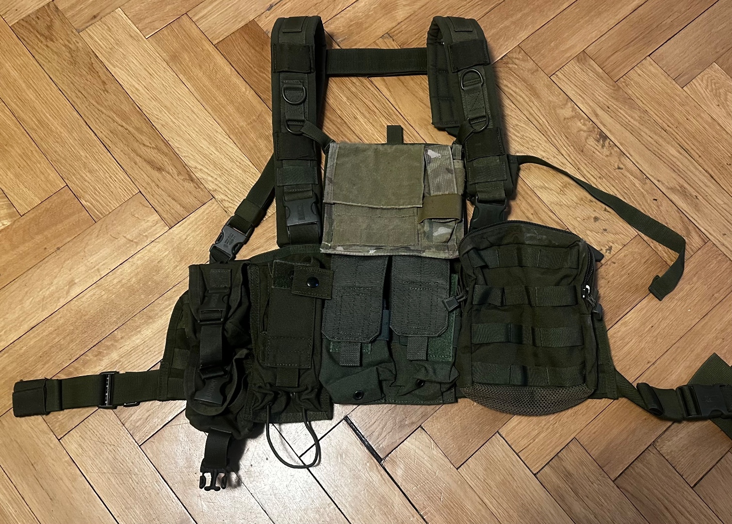 WTS/ Prodám Chest Rig Blackhawk se sumkami