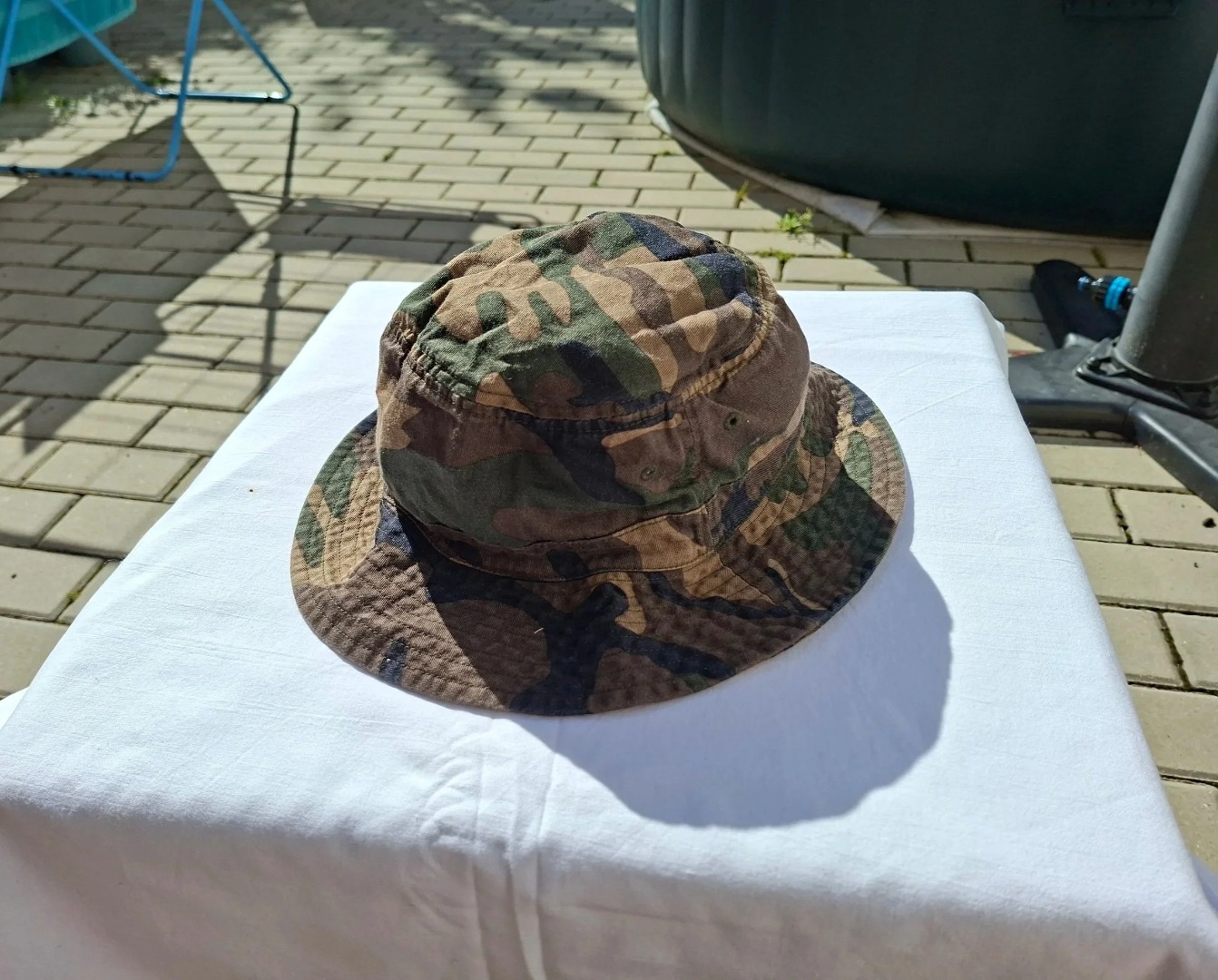 Maskáčový klobouk woodland Decathlon